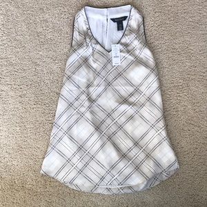 White House Black Market ladies sleeveless blouse